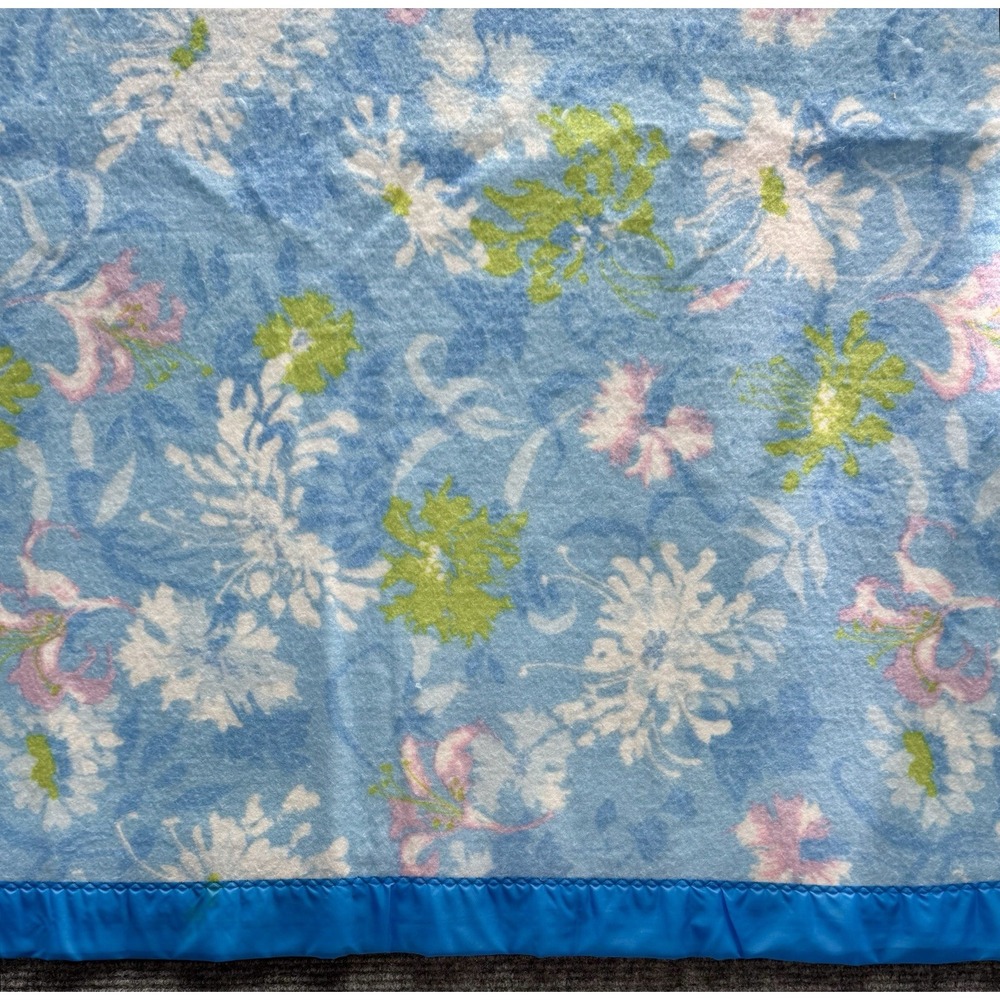 Vintage Acrylic Blanket Blue Floral Nylon Binding 90x72 Full Queen Cottagecore